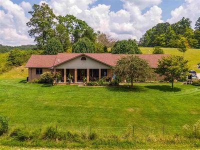 384 Sluss Dr, Fort Gay, WV, 25514