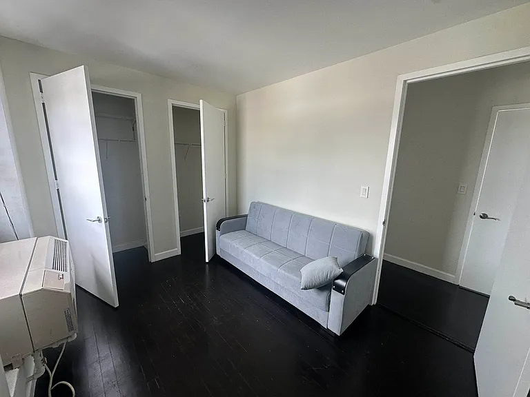 61 Village Rd N #5B — Photo 9