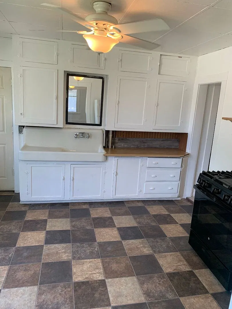 6703 25th Ave (Duplex) — Photo 2