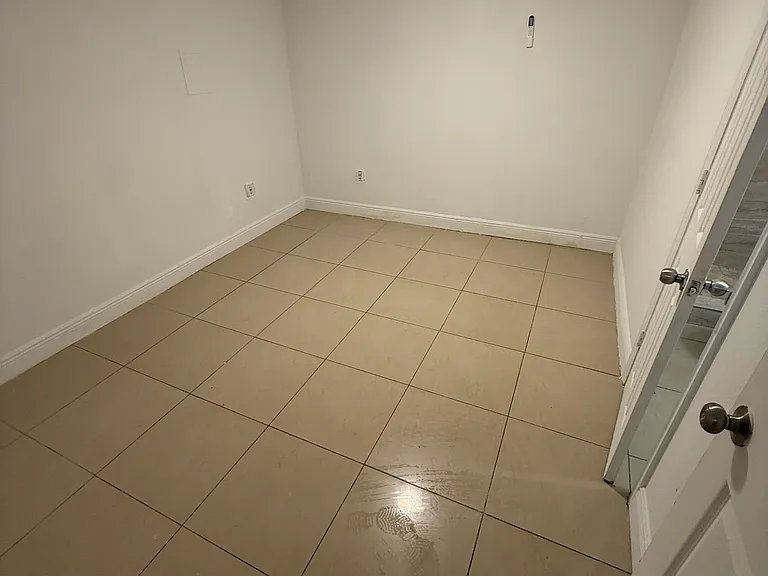 3121 NW 92nd St — Photo 5