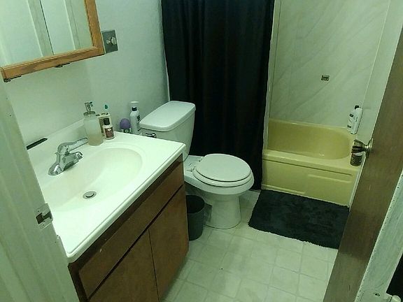 4th image of 1470 Noble St #1