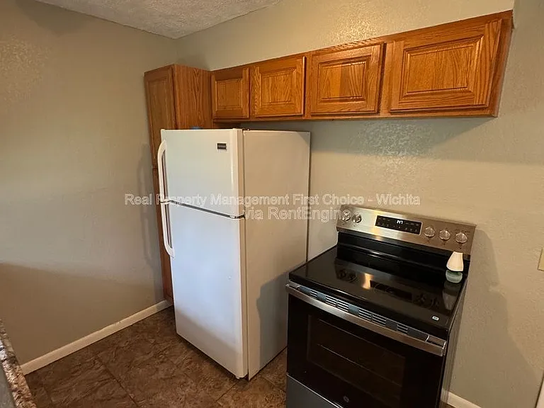 2136 S Euclid St — Photo 10