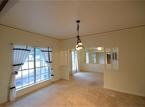 3rd image of 7630 Braesdale Ln
