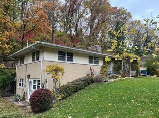 28 Woodland Trl, Portage, IN 46368