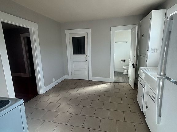 5th image of 629 W Market St