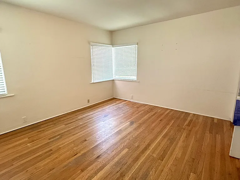 810 Martin St — Photo 31
