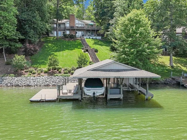 114 Freeboard Dr, Moneta, VA 24121