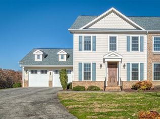 213 Oak View Cir, Bristol, TN 37620