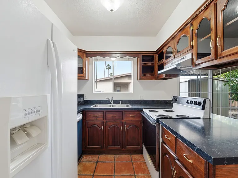545 E Brown Rd — Photo 27