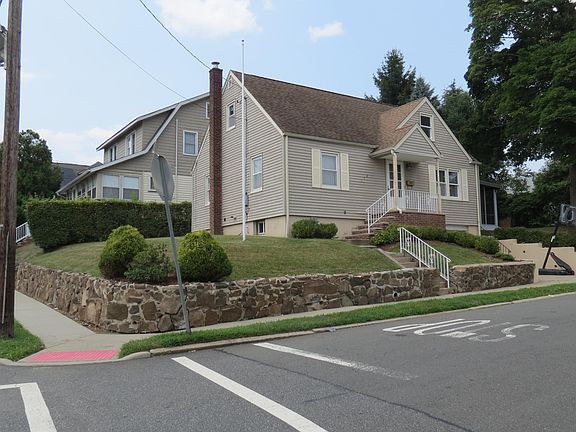 Corner property ,Side yard