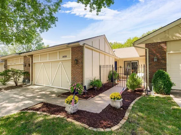 2038 Condolea Dr, Leawood, KS 66209