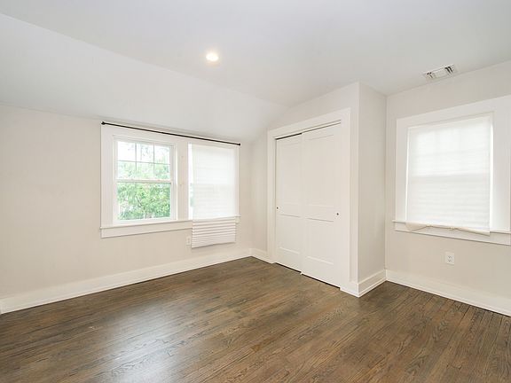 4th image of 266 Elmwood Ave #2