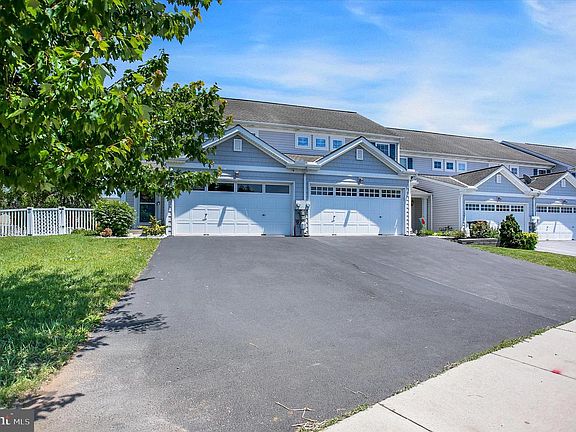 3rd image of 596 Fox Ridge Ln #L-0023