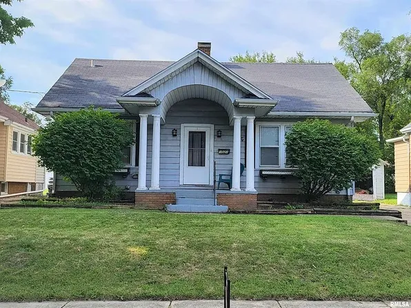 1021 W Hanssler Pl, Peoria, IL 61604