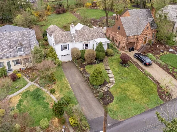 110 Youngwood Rd, Pittsburgh, PA 15228