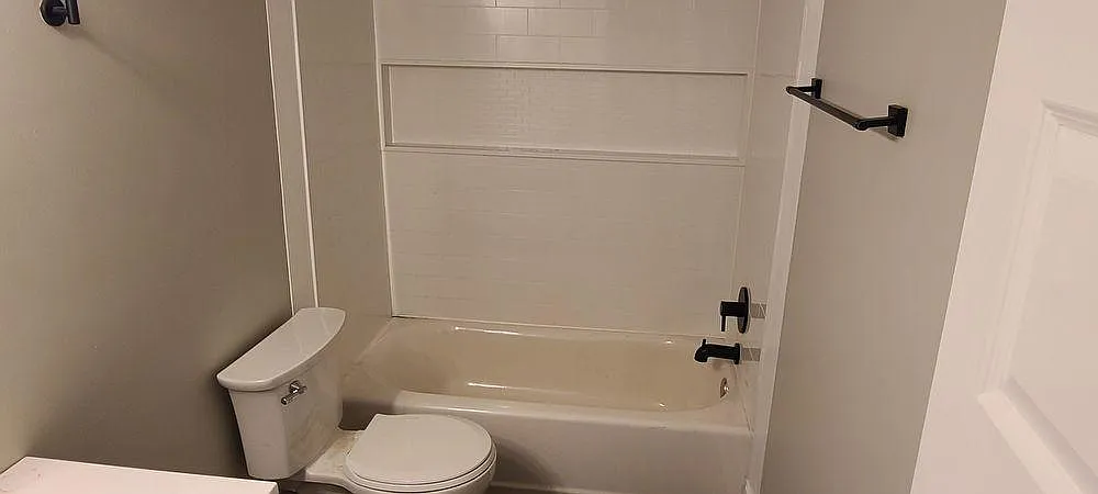 3 bed, 2.5 bath, 1400 sqft, $1,450 — Photo 1