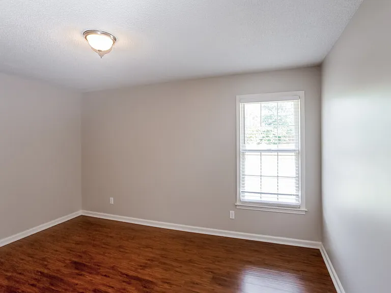 4378 Bunker Hill Dr — Photo 4