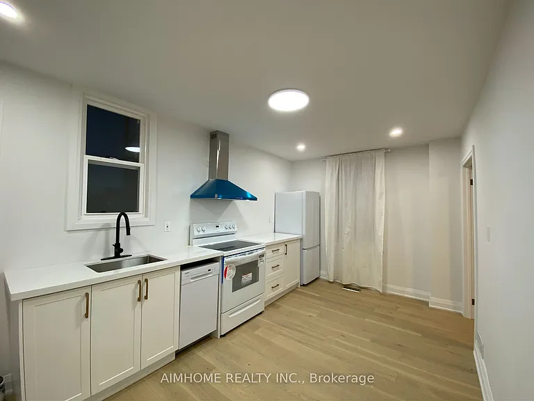 98 Hope Ave #2 — Photo 2