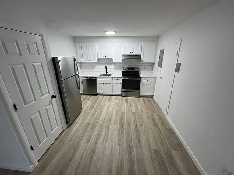 31 Vine Street — Photo 24