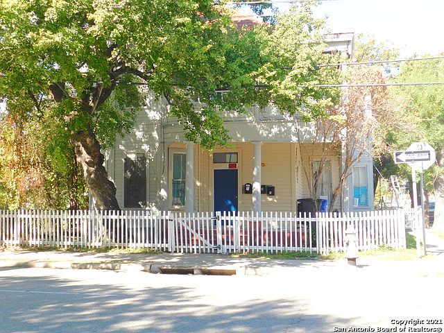 1st image of 401 W Elmira St APT 4