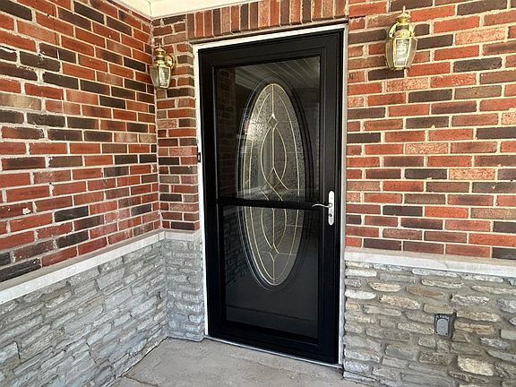 4th image of 518 Pinoak Dr