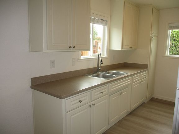 5th image of 1118 Walk Cir