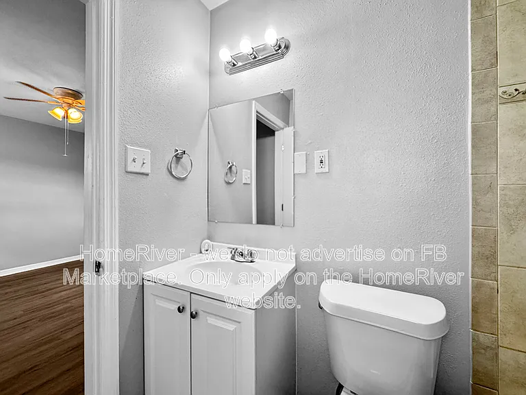 4903 S 85th St — Photo 15