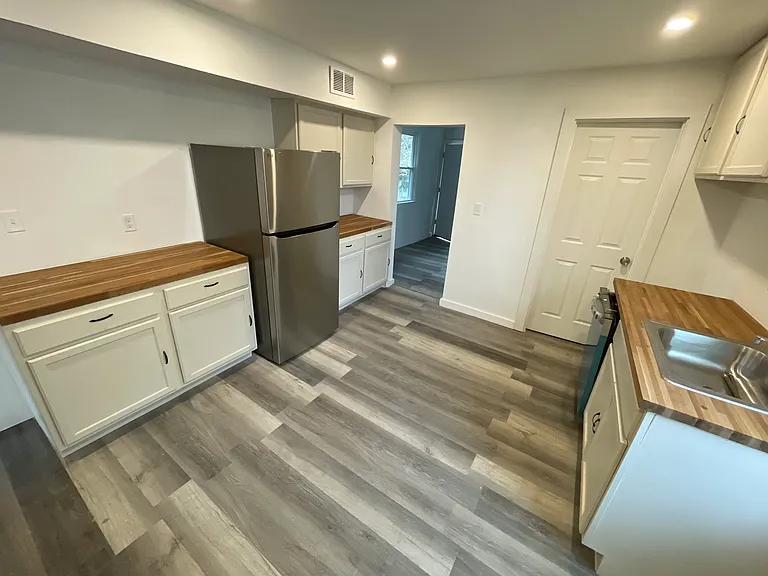 1907 Mount Troy Rd #2 — Photo 5