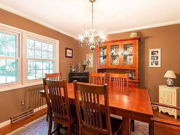 5th image of 52152 Woodridge Dr