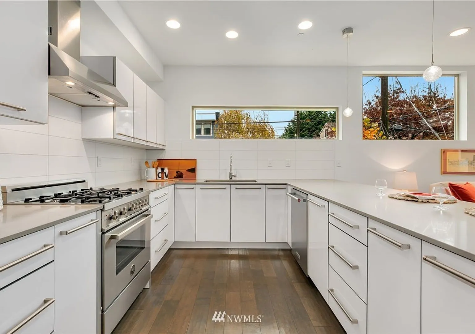 Amazing Capitol Hill Townhome 2/2.5 with 2 car garage — Photo 3