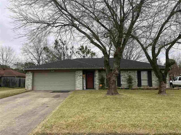 320 Spring Valley Rd, Henderson, TX 75652