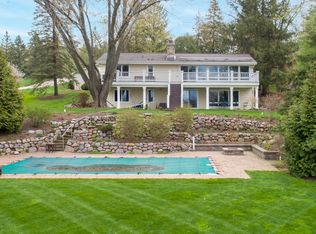 6039 Artist Bay Rd, West Bend, WI 53095