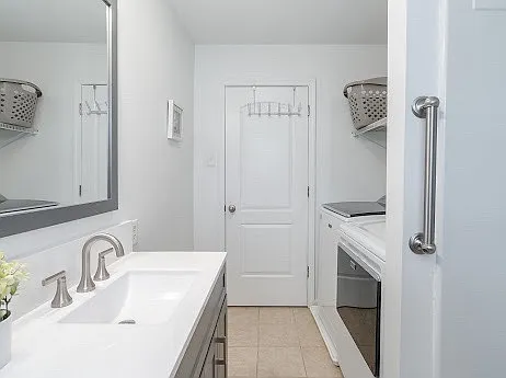 224 Adams St — Photo 16