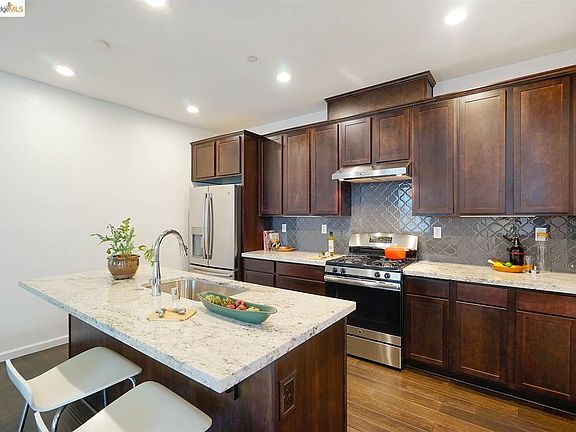 4th image of 2063 Jubilee Dr