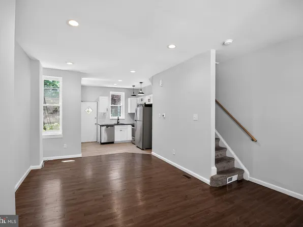 1220 S Peach St, Philadelphia, PA 19143