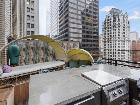 20 Pine Street image 16 of 17