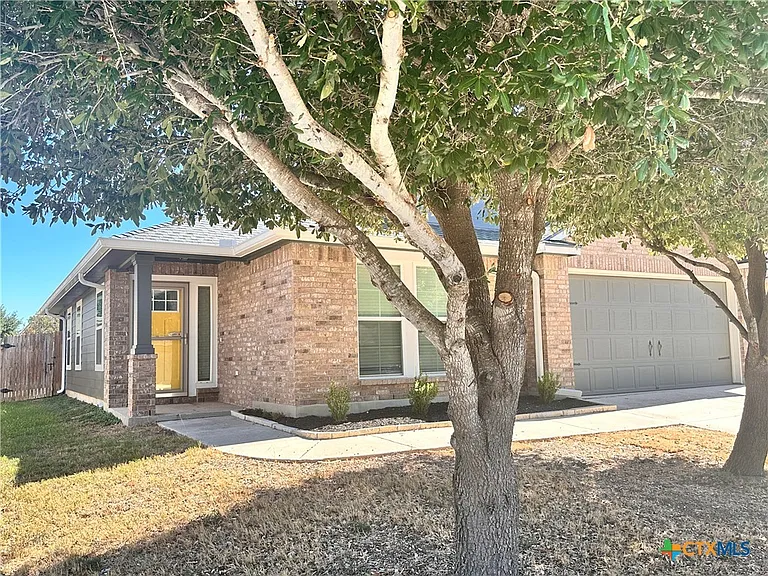 417 Capistrano Dr — Photo 3