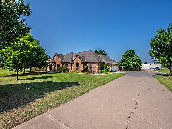 3rd image of 11225 Sundance Dr