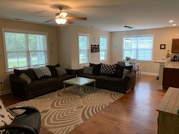 4th image of 1562 Stanwick Dr