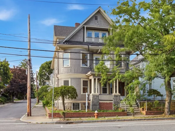 168 Brook Rd, Milton, MA 02186