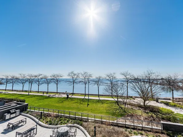 55 Port St E #202, Mississauga, ON L5G 4P3