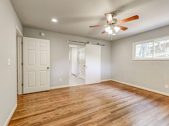 4th image of 2997 Monterey Dr