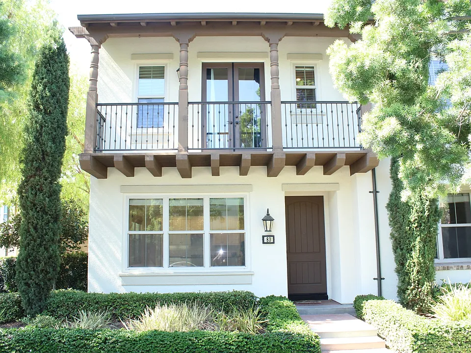 83 Thornhurst