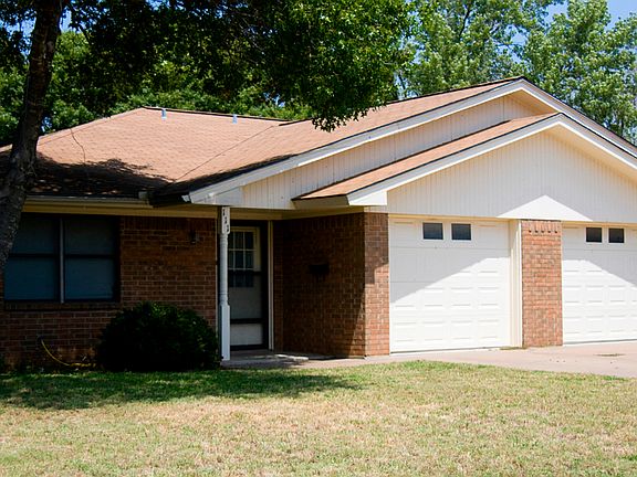 2nd image of 111 Briarwood