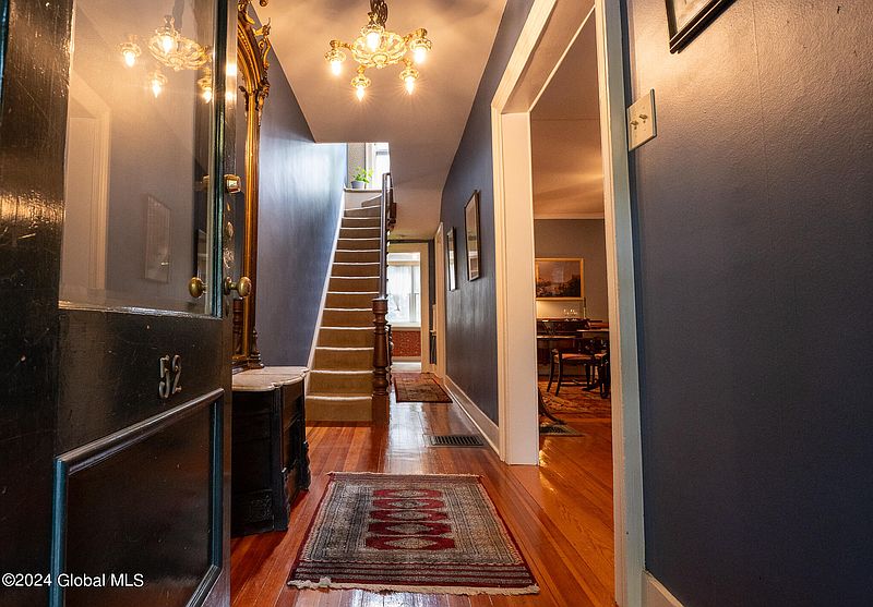 5th image of 52 Dove Street