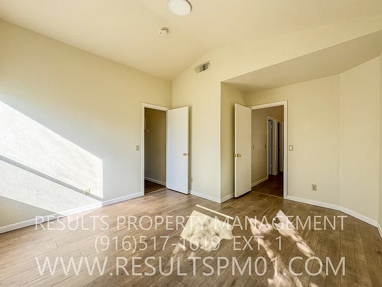 3546 Willard Way — Photo 9