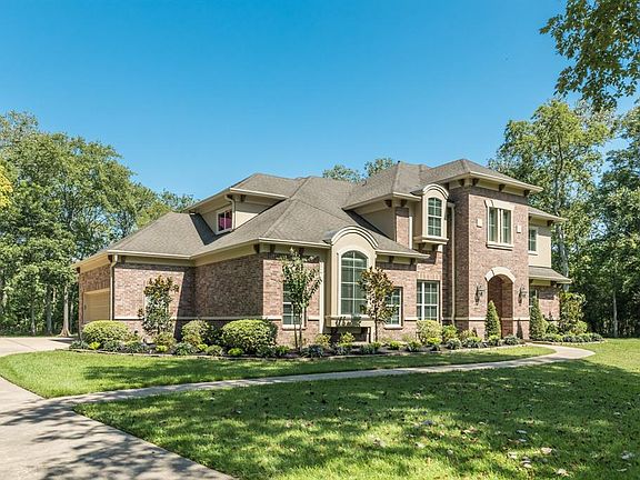 There are so many architectural details on the exterior of this home.