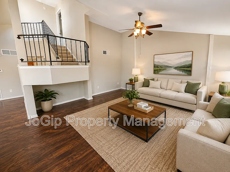 601 Harvest Hill St — Photo 3