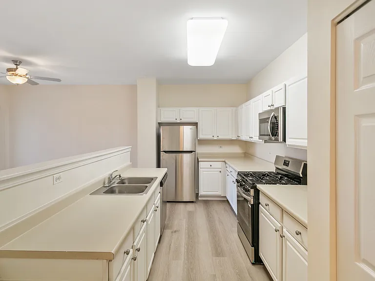 1193 Mount Vernon Dr — Photo 7