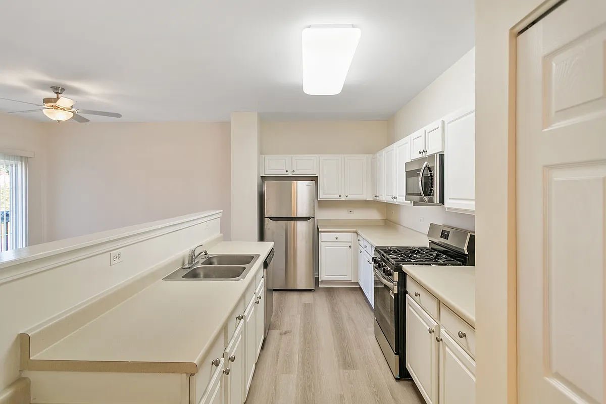 Building Photo - 1137 Mount Vernon Dr